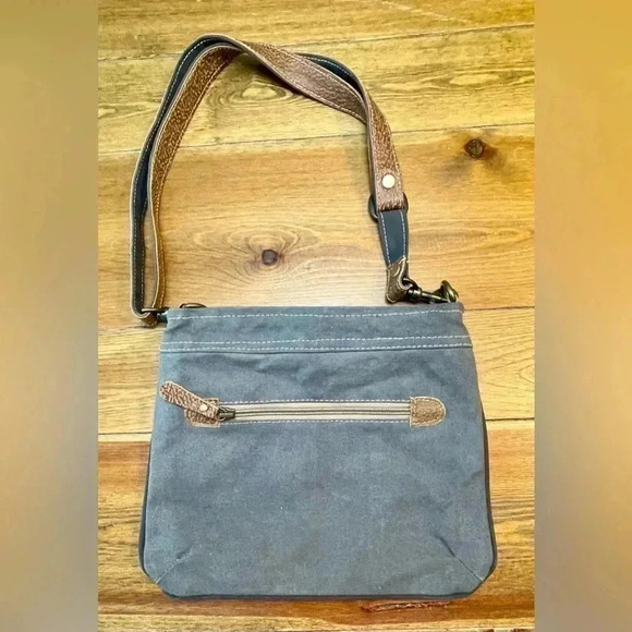 Myra Bag | Leather & Fabric Crossbody | Upcycled - Picture 3 of 6